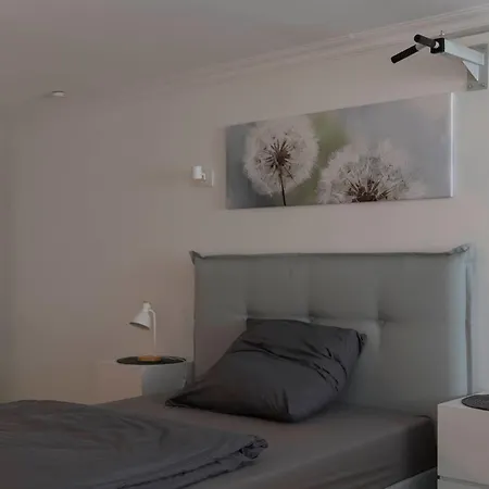 Sweet Apartment *